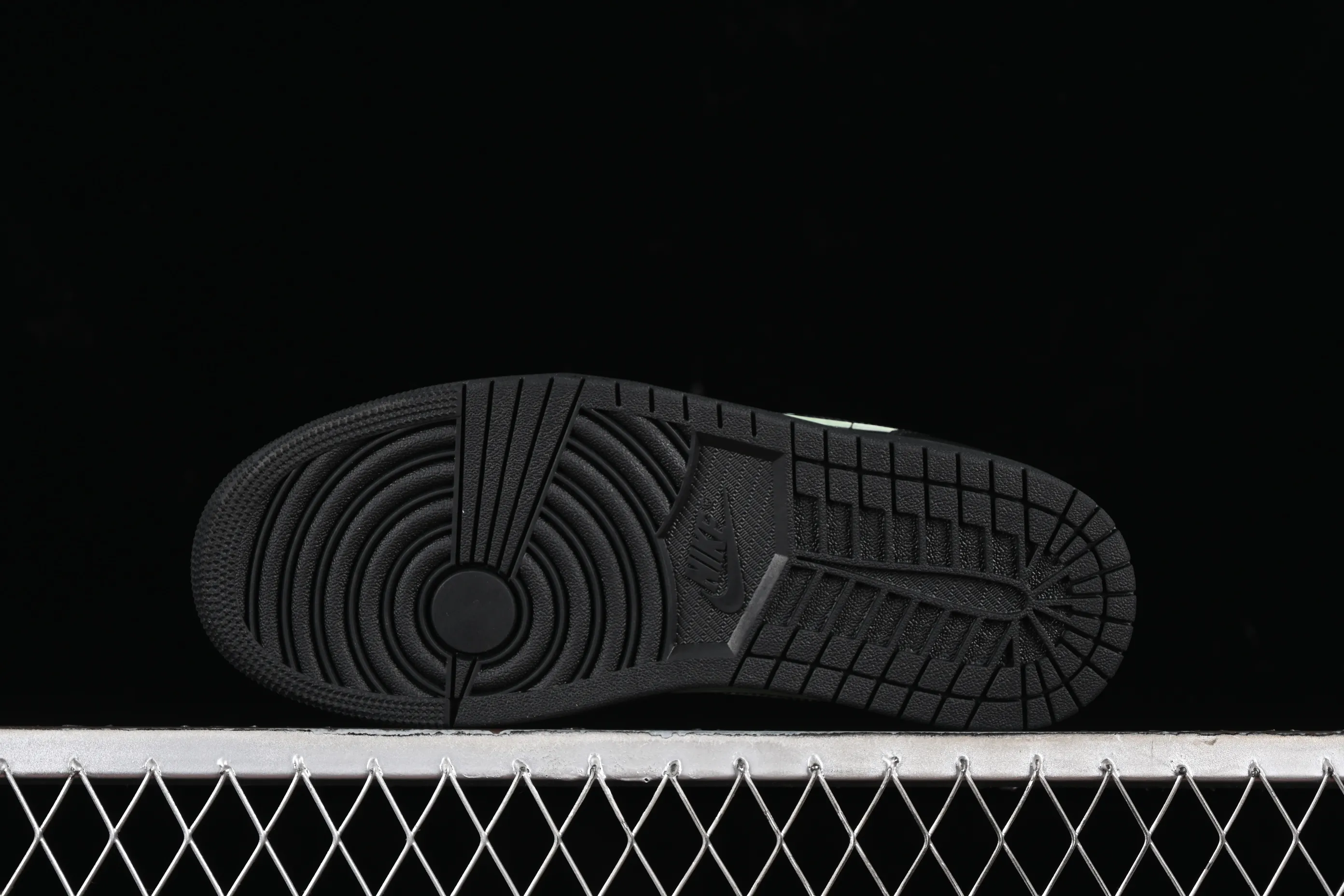 All Categories Air Jordan Jordan Series Basketball Shoes Air Jordan 1 Low Air Jordan 1 Low "Black Cat" AJ1 Joe 1 Special Edition Black Low-top Basketball Shoes HM3690-001